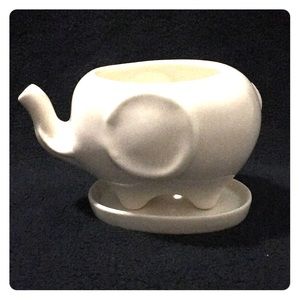 White Elephant planter